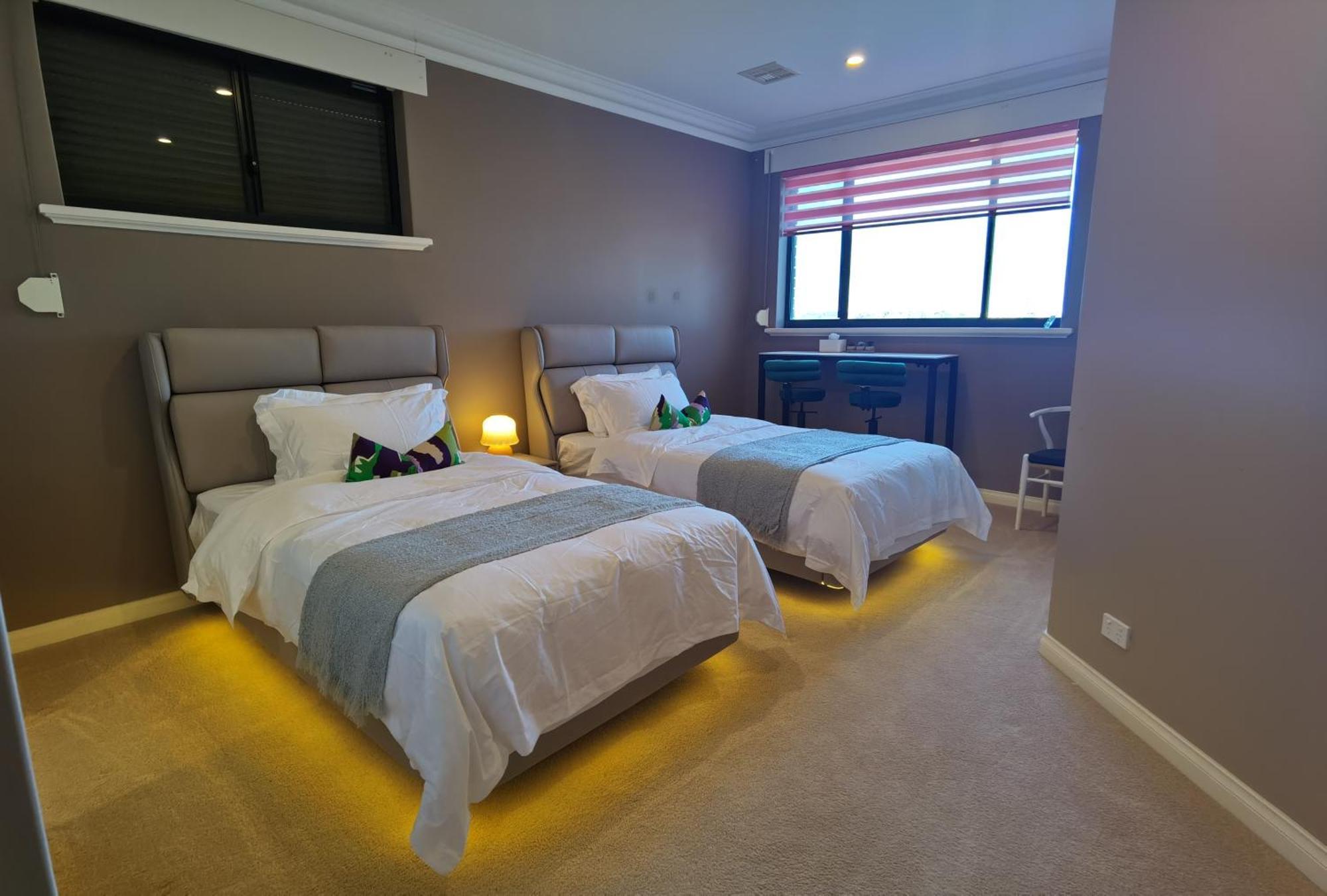 Sunny Ocean View Retreat Apartment Perth Luaran gambar